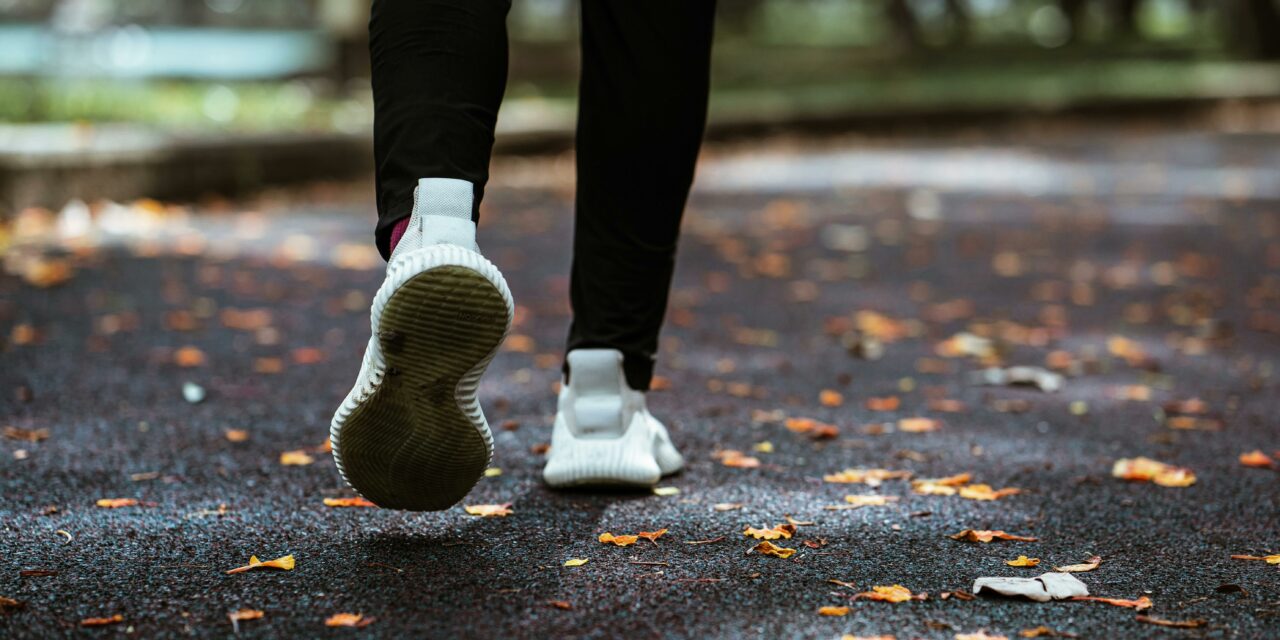 Pierwsze 5 km: jak zacząć biegać i nie zniechęcić się po tygodniu?