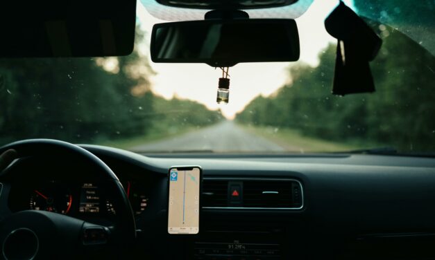 Najpraktyczniejsze gadżety samochodowe na co dzień