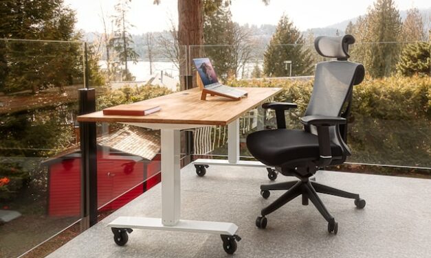 Alternatywa dla krzesła biurowego – po co i jaką wybrać?