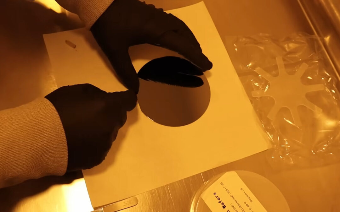 Pamięć RAM wyhodowana w garażu? YouTuber zaskakuje