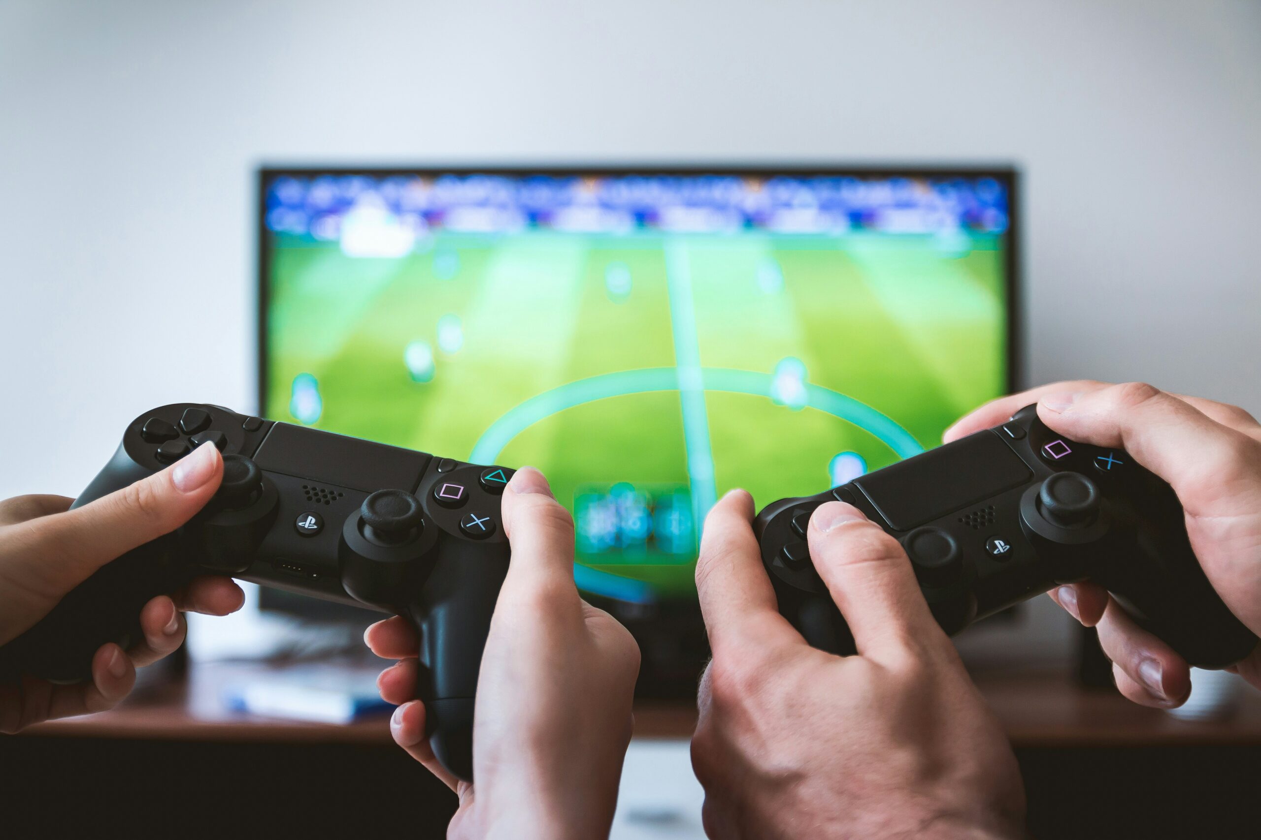 Telewizor gamingowy – co to jest? Jak wybrać telewizor do gier?
