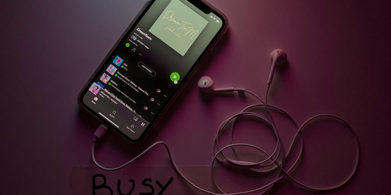 Bezstratny format audio – co to jest? Czy warto go włączyć?