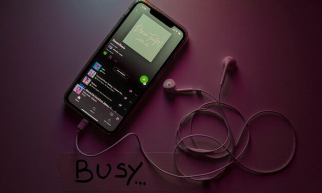 Bezstratny format audio – co to jest? Czy warto go włączyć?