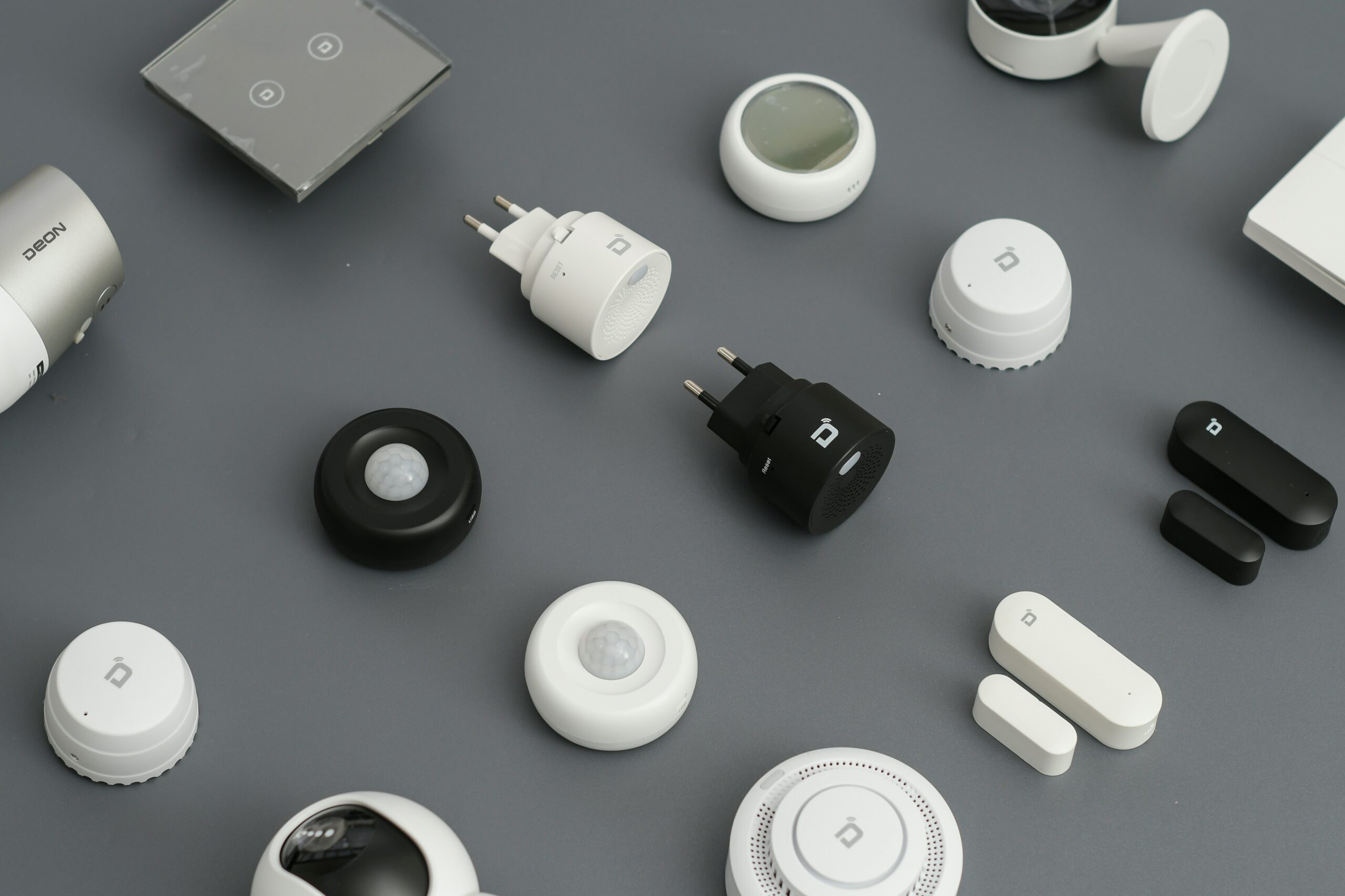 Wi-Fi vs ZigBee vs Z-Wave. Jaki smart home wybrać?